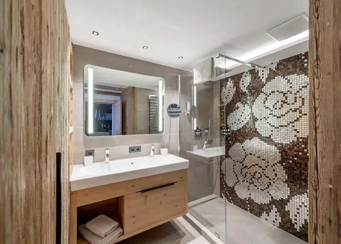 Sport- Und Genusshotel Silvretta 이스크글