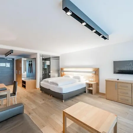 Sport- Und Genusshotel Silvretta فندق ايشجل