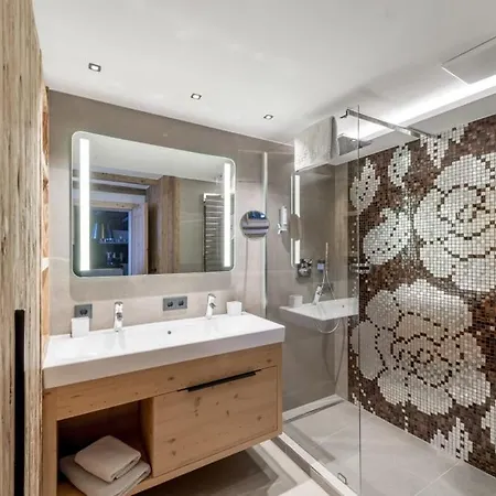 Sport- Und Genusshotel Silvretta イシュグル